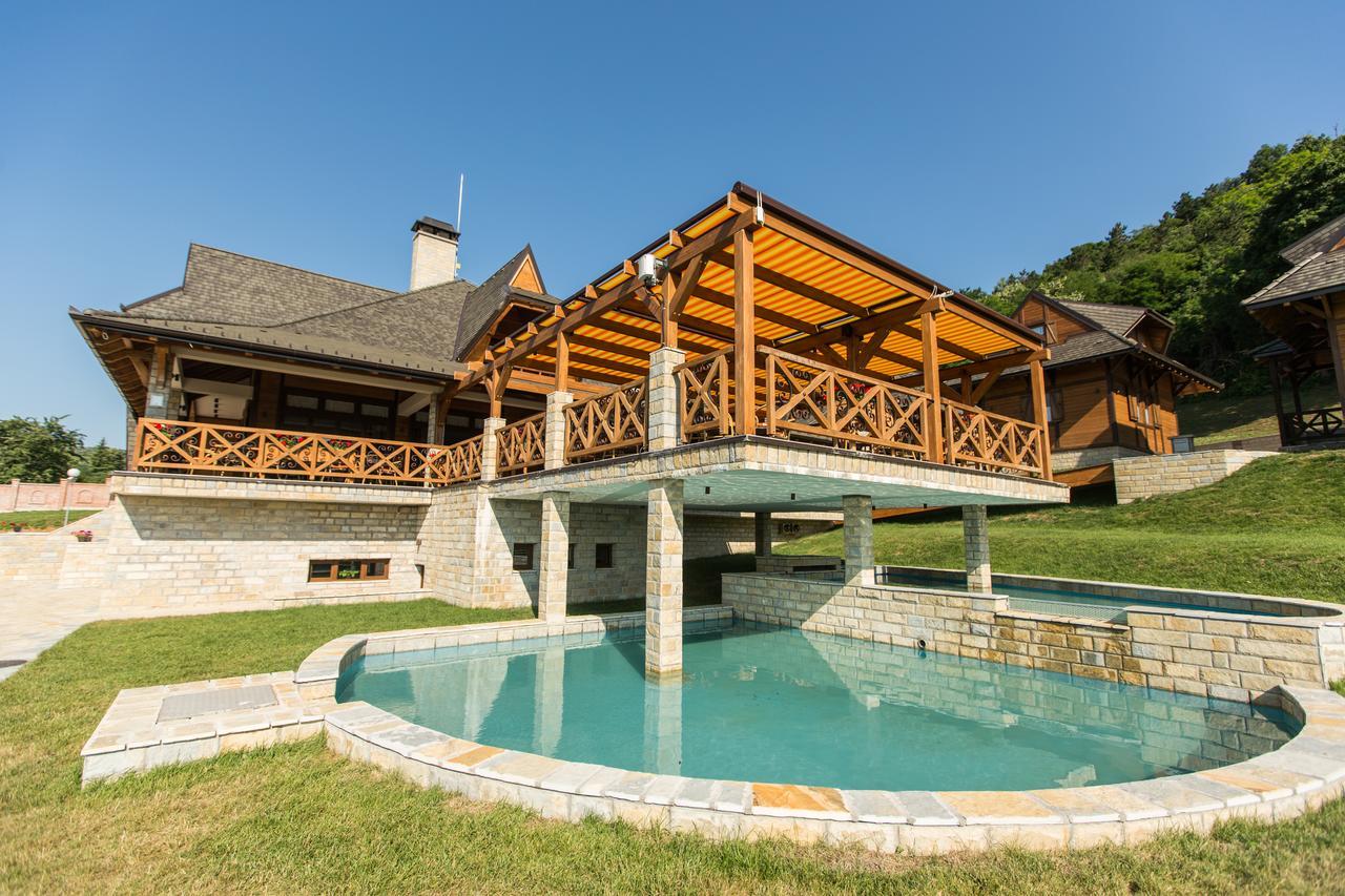 Etno Naselje Vrdnicka Kula Bed and Breakfast Vrdnik Exterior foto