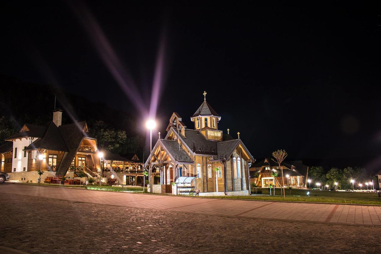 Etno Naselje Vrdnicka Kula Bed and Breakfast Vrdnik Exterior foto